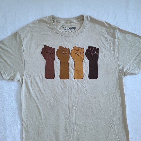 Bowery Supply Co. Raised Fists✊️ Graphic Tee👕 - Picture 8 of 11
